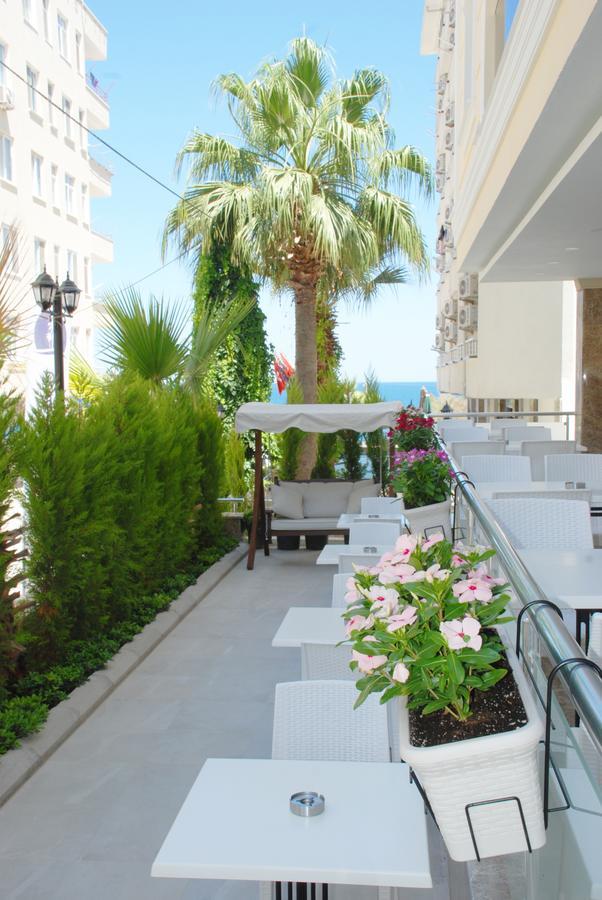 Palm Beach Otel 锡利夫凯 外观 照片