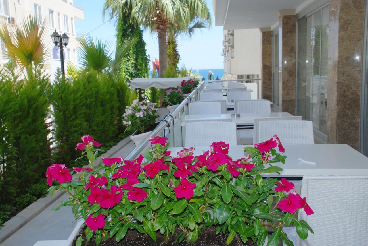 Palm Beach Otel 锡利夫凯 外观 照片