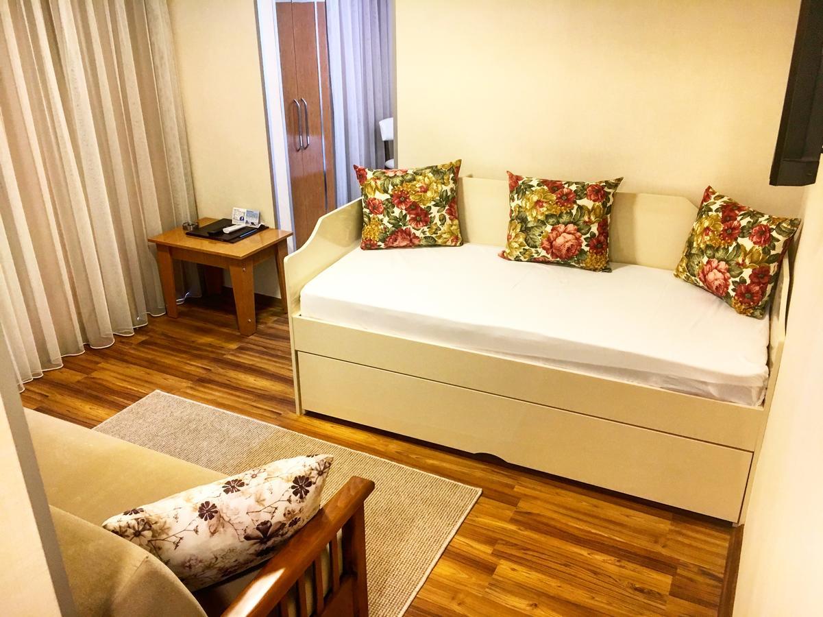 Palm Beach Otel 锡利夫凯 外观 照片